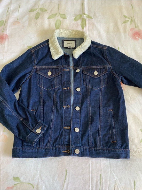 Forever 21 Jackets & Blazers - Forever 21 Denim Trucker Jacket with Sherpa Collar Size Small